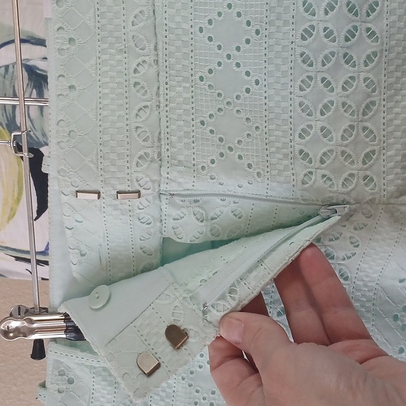 BRAND NEW LOFT EYELIT MINT GREEN SHORTS 💚 - Picture 5 of 7